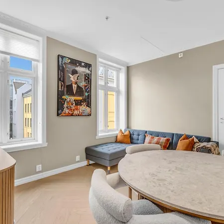 Urban Elegant Apartment *