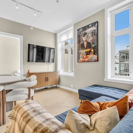 Urban Elegant Apartment *